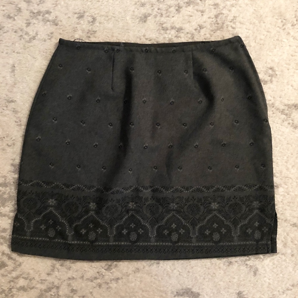 Charcoal gray & black floral lace pattern skirt